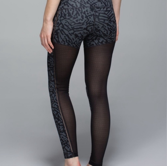Lululemon Hot To Street Camo Mesh Legging 6 - Picture 2 of 10